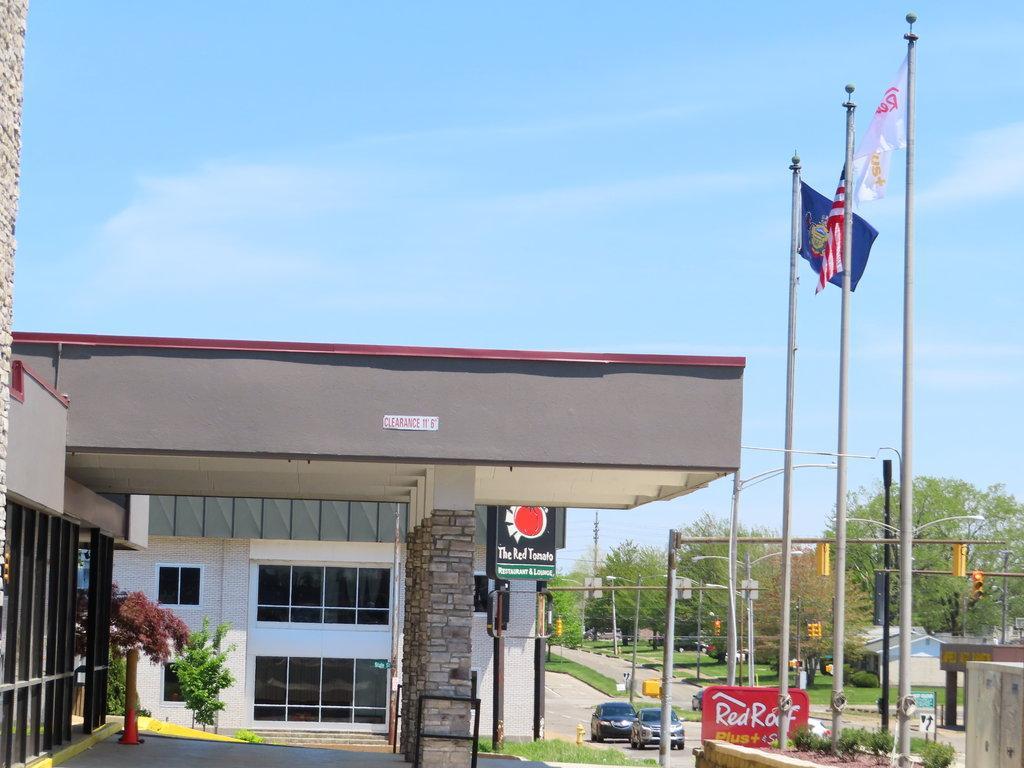 Red Roof Plus+ & Suites エリー エクステリア 写真